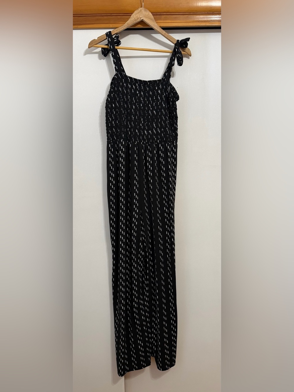 Black Tie-Shoulder Smocked Jumper